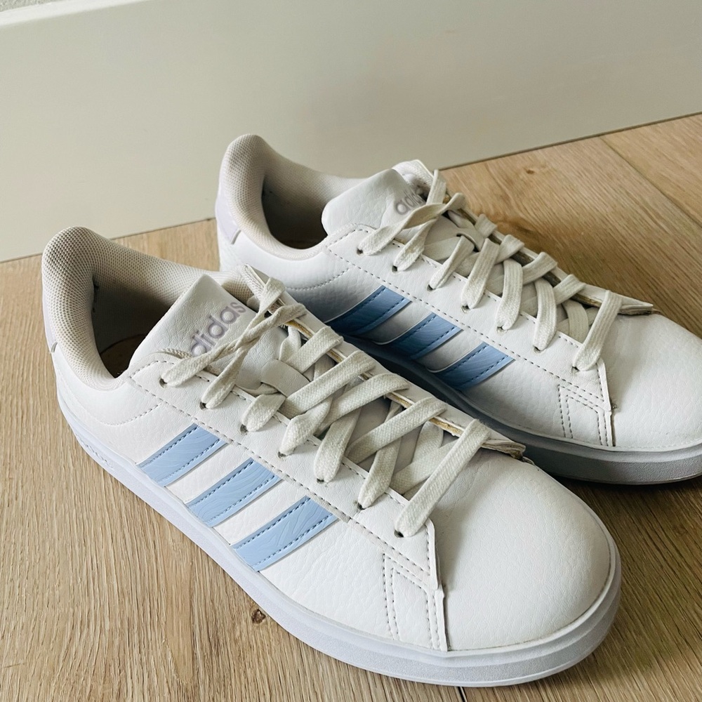 Adidas Classic Cloud Foam Baby Blue and White Leather Sneakers. - Picture 2 of 7